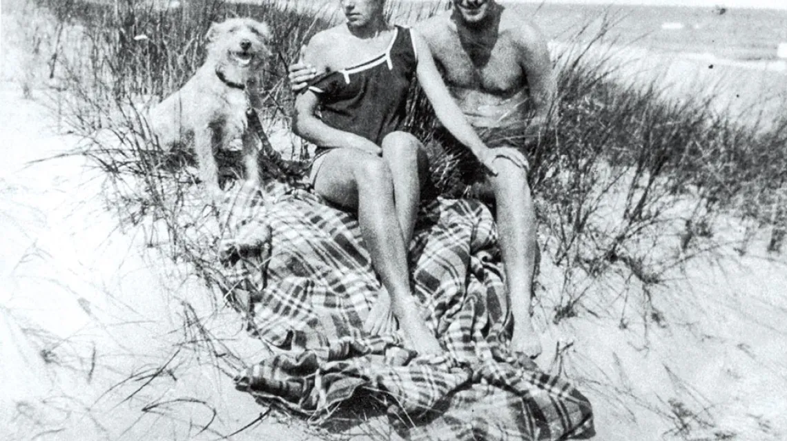 Katarzyna Kobro i Władysław Strzemiński na plaży w Chałupach, sierpień 1928 r. / ARCHIWUM PRYWATNE // MUZEUM SZTUKI W ŁODZI