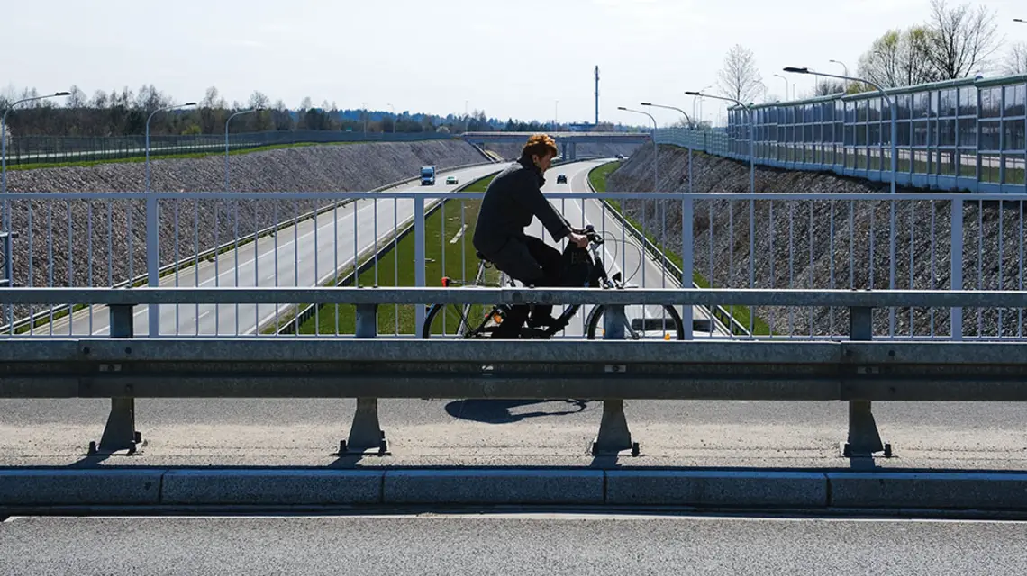 Jeden z wiaduktów łączących centrum Szydłowca z dzielnicą przemysłową, kwiecień 2019 r. / MAREK RABIJ
