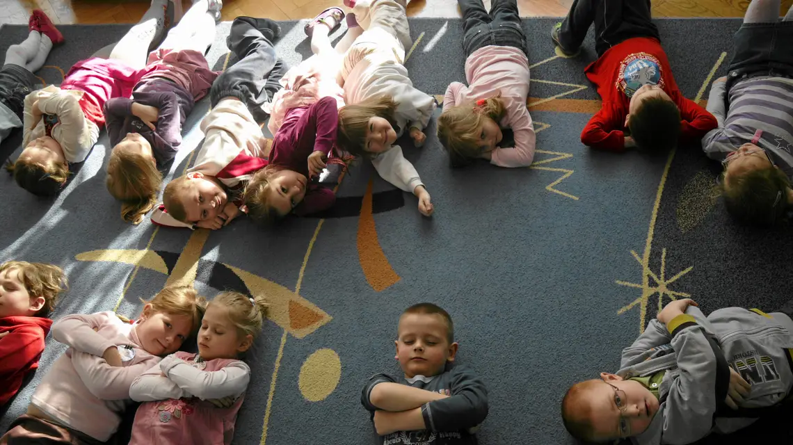 Dzieci z przedszkola nr 18 w Gorzowie Wielkopolskim, luty 2011 r. / fot. Tobiasz Sągajłło/ Agencja Gazeta / 