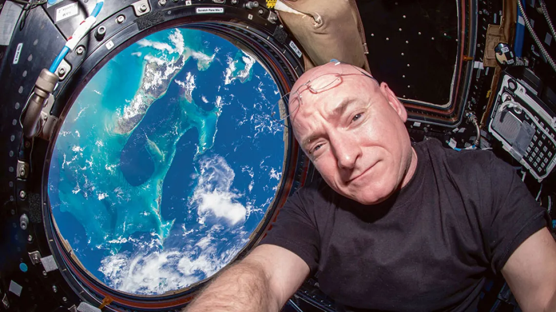 Scott J. Kelly w kopule Międzynarodowej Stacji Kosmicznej, lipiec 2015 r. / NASA / GETTY IMAGES