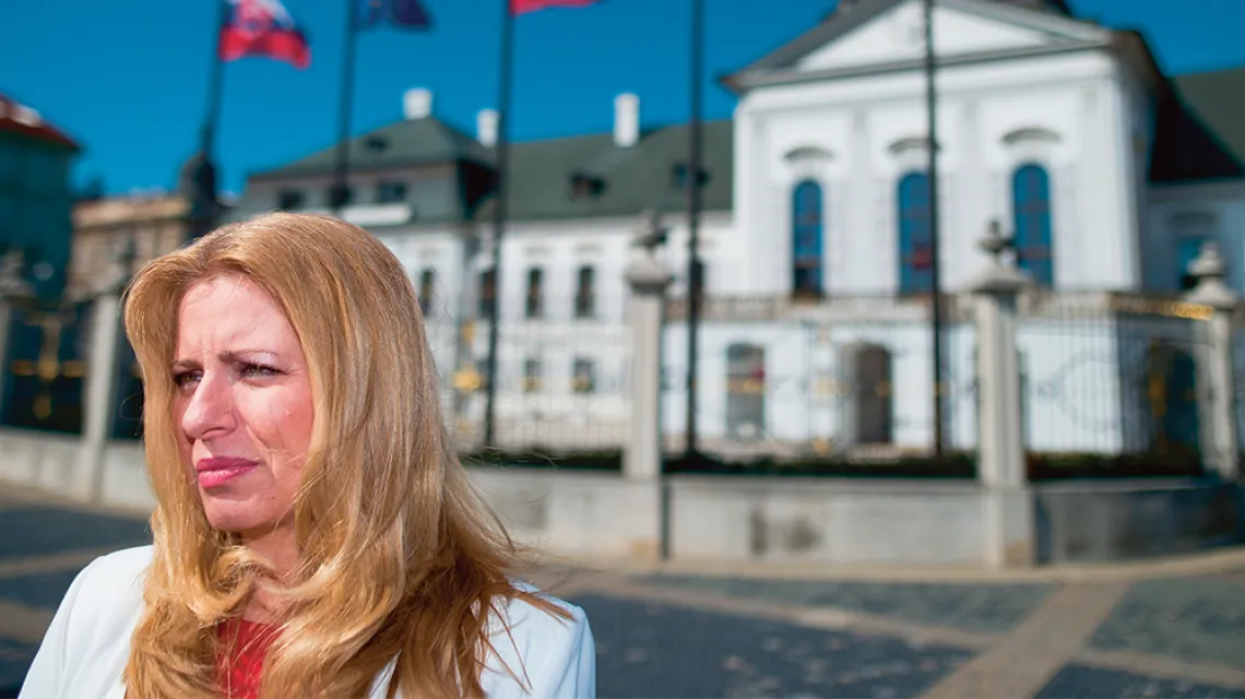 Zuzana Caputová przed spotkaniem z dziennikarzami po zaprzysiężeniu na prezydentkę Słowacji. Bratysława, 31 marca 2019 r.  / VLADIMIR SIMICEK / AFP / EAST NEWS