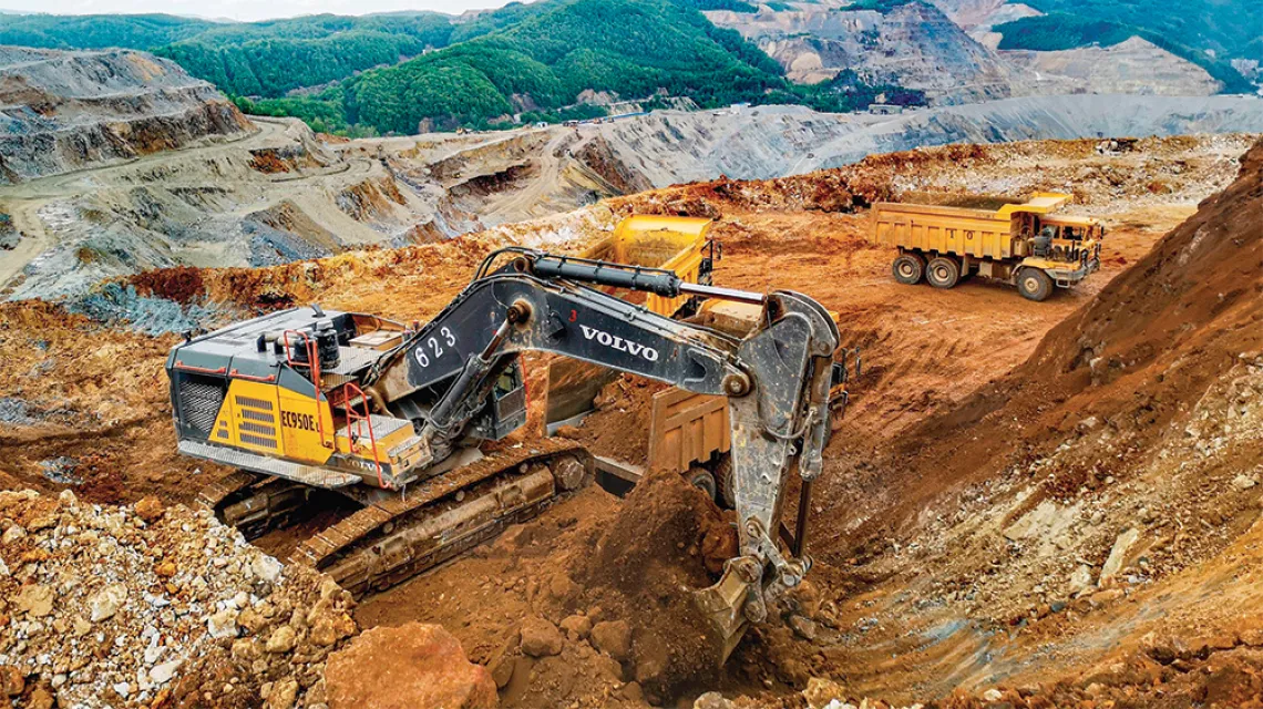 Prace wydobywcze w kopalni odkrywkowej w Majdanpeku. Serbia, styczeń 2023 r. / ALAMY / BE&W