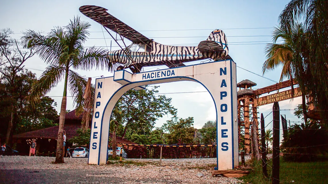 Wejście do Hacienda Nápoles, posiadłości Pablo Escobara zamienionej dziś w park rozrywki. Kolumbia, 24 września 2018 r. / JUANCHO TORRES / GETTY IMAGES