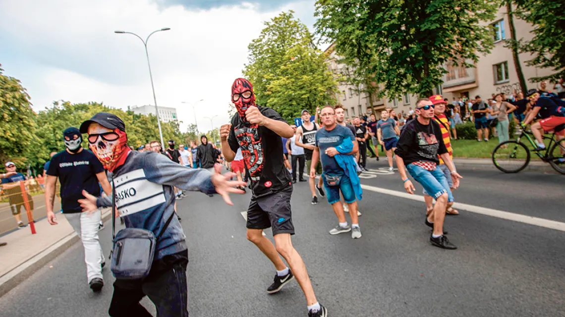 Przemoc wobec uczestników marszu równości w Białymstoku, 20 lipca 2019 r. / BARTOSZ STASZEWSKI / EAST NEWS