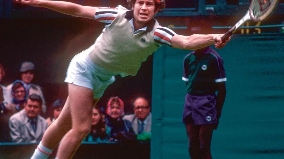 John McEnroe przegrywa z Björnem Borgiem, Wimbledon, 5 lipca 1980 r. / ADAM STOLTMAN / ALAMY STOCK PHOTO / BEW