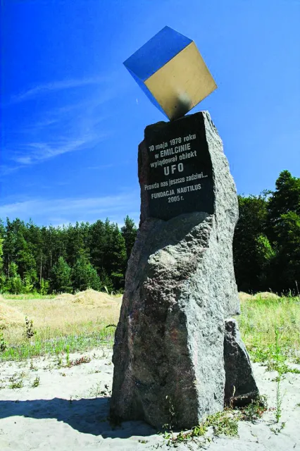 Pomnik UFO, Emilcin / LUKKE AT POLISH WIKIPEDIA