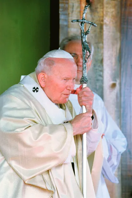 Jan Paweł II podczas pielgrzymki na Kubę w 1998 r. / fot. KNA-Bild / 