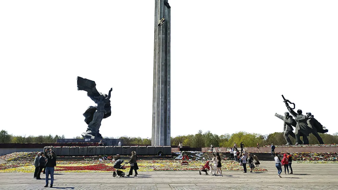 Pomnik żołnierzy Armii Czerwonej w Rydze, ktory został wyburzony 25 sierpnia 2022 r. / VICTOR LISITSYN / FORUM