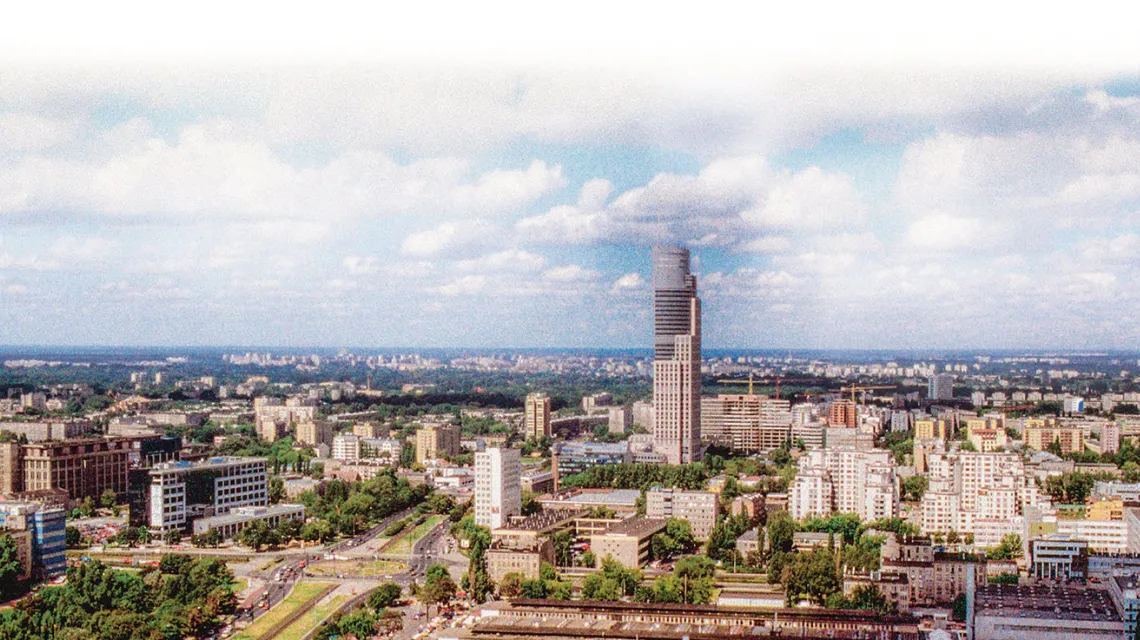 Ukończony w 1999 r. wieżowiec Daewoo w Warszawie. Wówczas tylko Pałac Kultury był nieco wyższy. Sierpień 1999 r. / PIOTR JEDRZEJCZYK / STUDIO69 / FORUM