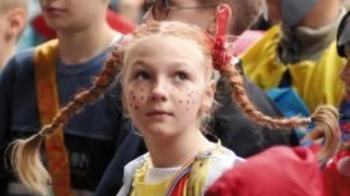  / 