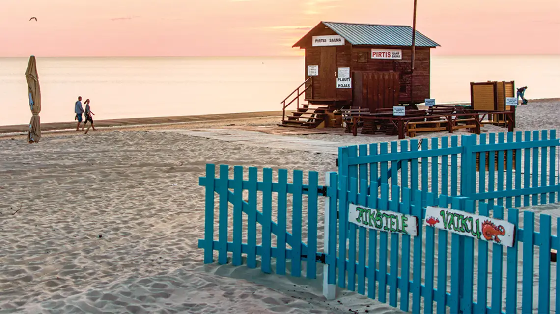 Sauna na plaży w Połądze, 13 czerwca 2023 r. / ALEKSANDAR TOMIC / ALAMY / B&EW