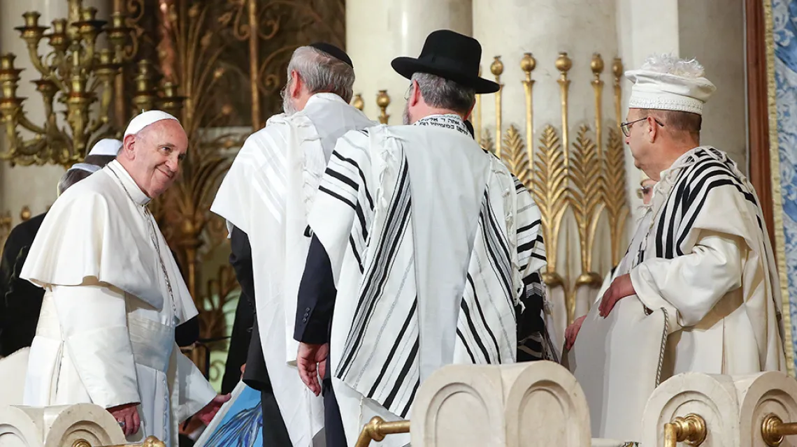 Franciszek podczas spotkania z przedstawicielami wspólnoty żydowskiej w synagodze rzymskiej, 17 stycznia 2016 r. / FRANCO ORIGLIA / GETTY IMAGES