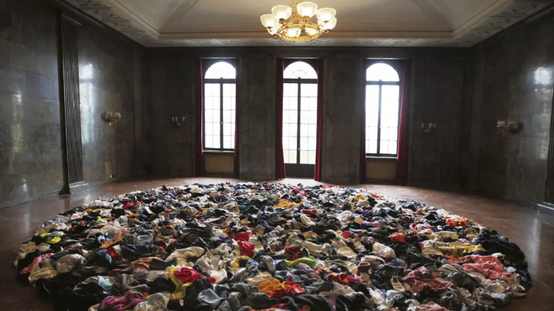 Praca Koreanki Kimsooja, „Mandala: Chant for Auschwitz", 2010 r. / fot. M. Kaczyński, Mediations Biennale, Poznań / 