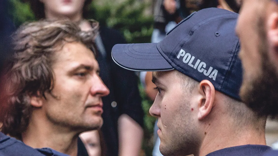 Protest Obywateli RP pod Sejmem otoczonym kordonem policji, Warszawa, 20 lipca 2018 r. / Fot. Grzegorz Banaszak / Reporter / 