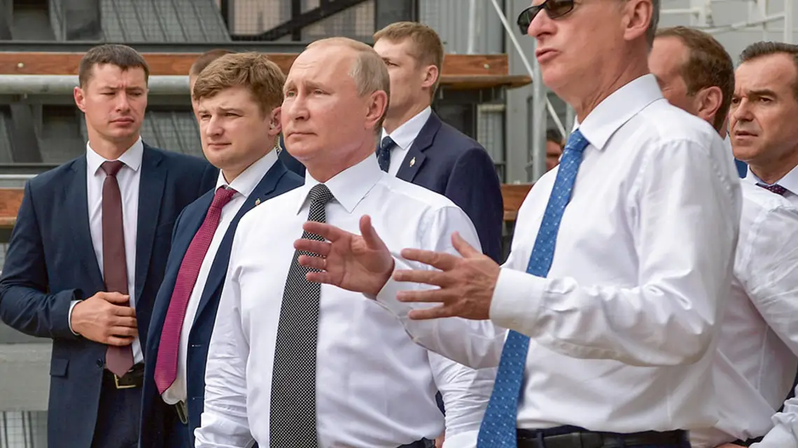 Władimir Putin i sekretarz Rady Bezpieczeństwa Rosji Nikołaj Patruszew z wizytą w Anapie, Kraj Krasnodarski, sierpień 2019 r. / ALEXEI NIKOLSKY / TASS / GETTY IMAGES