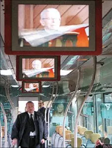 Wnętrze pociągu papieskiego /fot. M. Olszewski / 