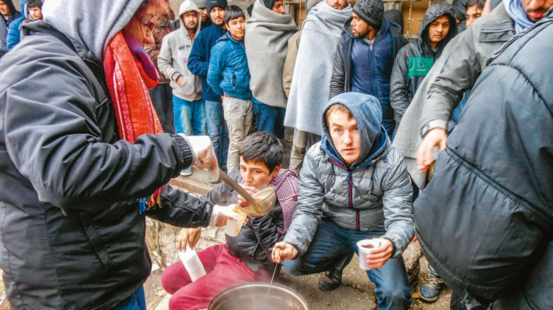 Wśród nielegalnych imigrantów w zrujnowanych magazynach pokolejowych w Belgradzie, styczeń 2017 r. / MICHAŁ OCZKOWSKI