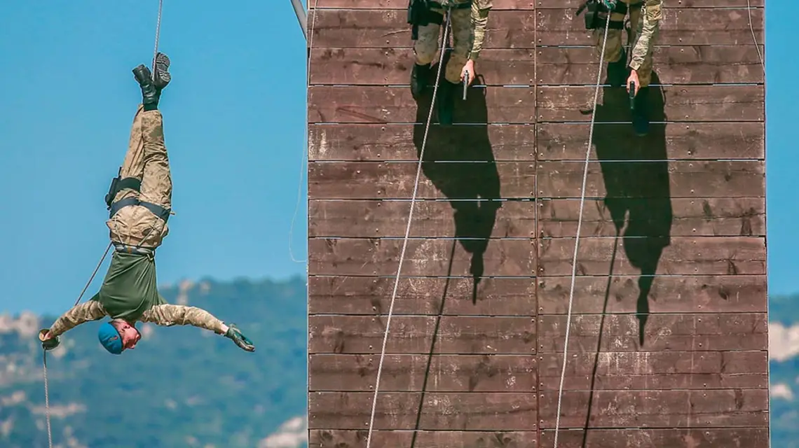Ćwiczenia tureckich komandosów w bazie w Izmirze, maj 2019 r. / EMIN MENGUARSLAN / ANADOLU AGENCY / GETTY IMAGES