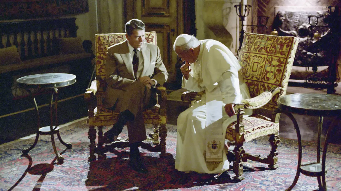 Prezydent Reagan podczas spotkania z Janem Pawłem II, Miami, 10 września 1987 r. / fot. Ronald Reagan Presidential Foundation / 