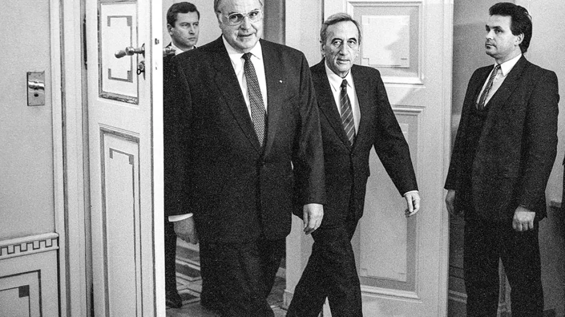 Kanclerz Niemiec Helmut Kohl i premier Tadeusz Mazowiecki. Warszawa, 9 listopada 1989 r. / KRZYSZTOF WÓJCIK / FORUM
