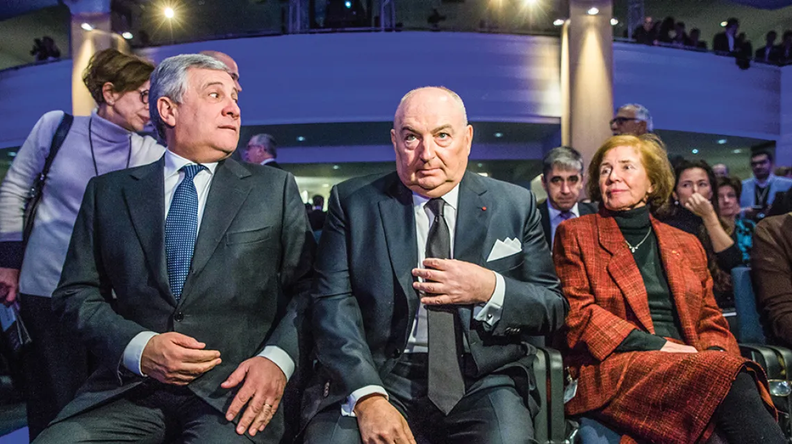 Wiaczesław Mosze Kantor (w środku), Antonio Tajani i Beate Klarsfeld podczas obchodów Dnia Pamięci o Holokauście w europarlamencie w Brukseli, 25 stycznia 2017 r. / STEPHANIE LECOCQ / EPA / PAP / 