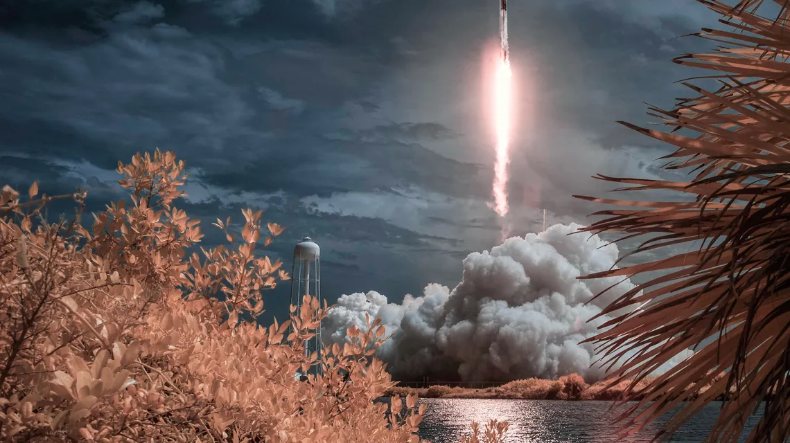 Start rakiety Falcon 9, na której szczycie znajduje się kapsuła Crew Dragon, Przylądek Canaveral, 30 maja 2020 r. / FOT. NASA/Bill Ingalls / 