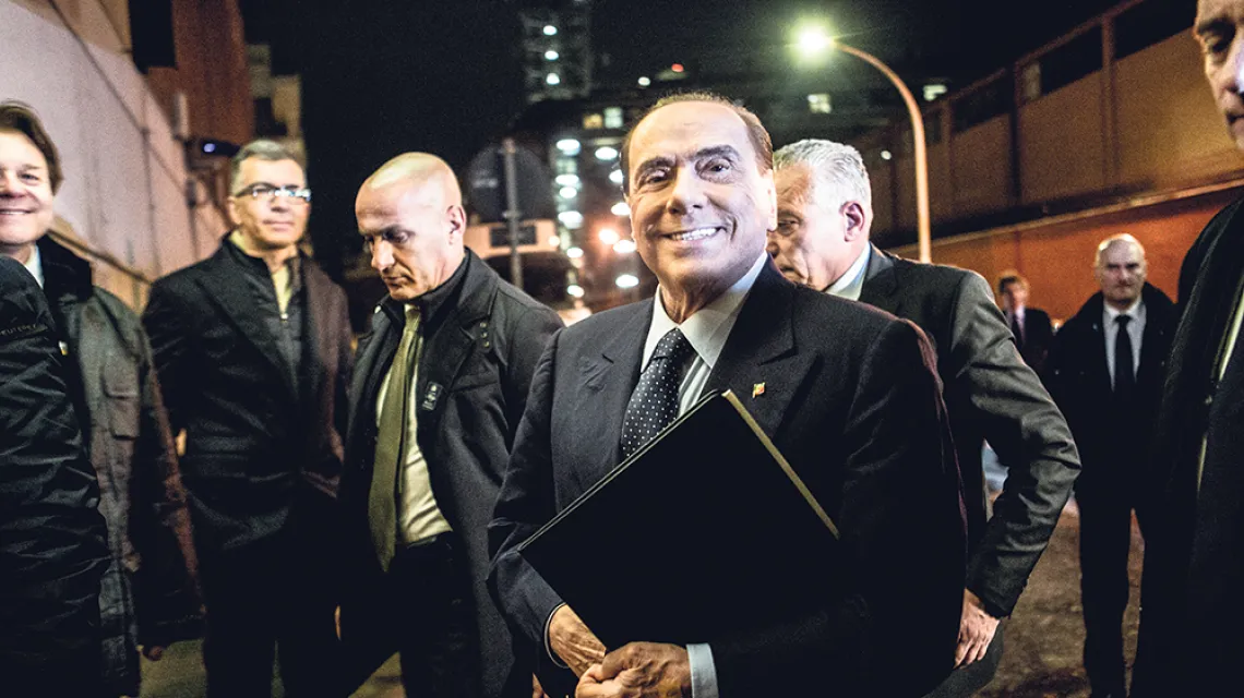 Były premier Włoch Silvio Berlusconi,  przewodniczący partii Forza Italia, przed studiem telewizyjnym w Rzymie,  21 lutego 2018 r. / ALESSANDRA BENEDETTI / CORBIS / GETTY IMAGES