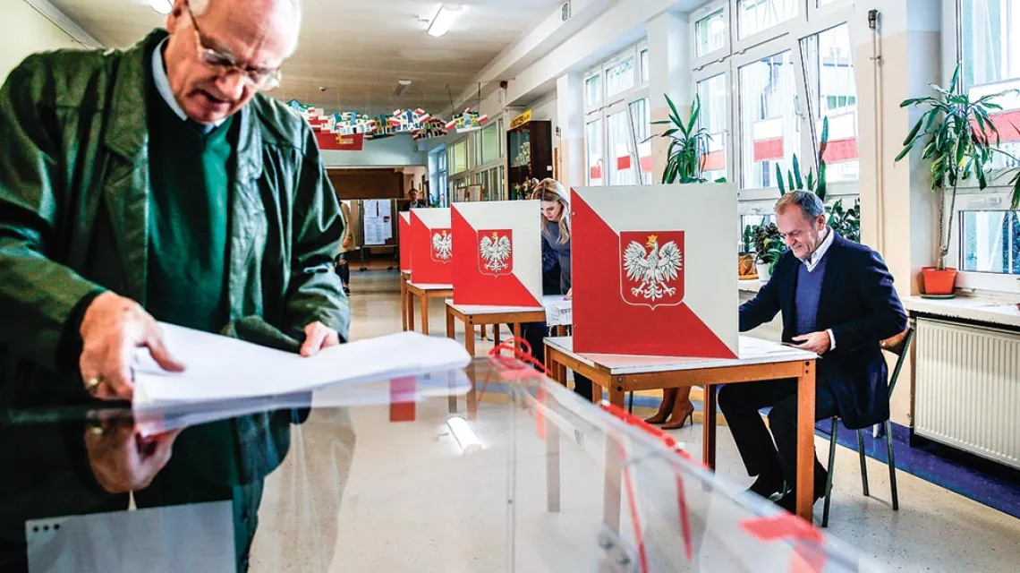 Donald Tusk głosuje w wyborach samorządowych, Sopot, 21 października 2018 r. / KAROLINA MISZTAL / REPORTER