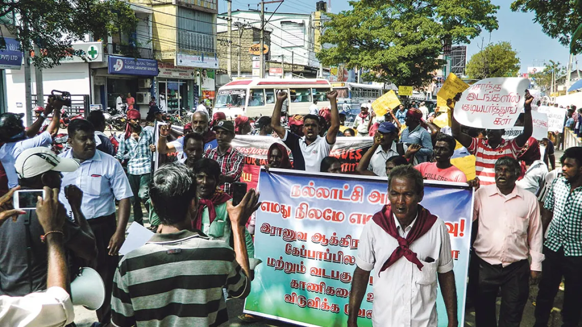 Protest Tamilów w Dżafnie, stolicy zamieszkanej przez nich Prowincji Północnej, wiosna 2017 r. / Tomasz Augustyniak