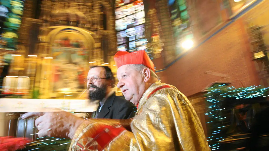 Kard. Stanisław Dziwisz i rabin Krakowa Boaz Pash w kościele oo. Franciszkanów, Dzień Judaizmu w Kościele Katolickim, 17 stycznia 2008 r. / Fot. Paweł Piotrowski / Agencja Gazeta / 