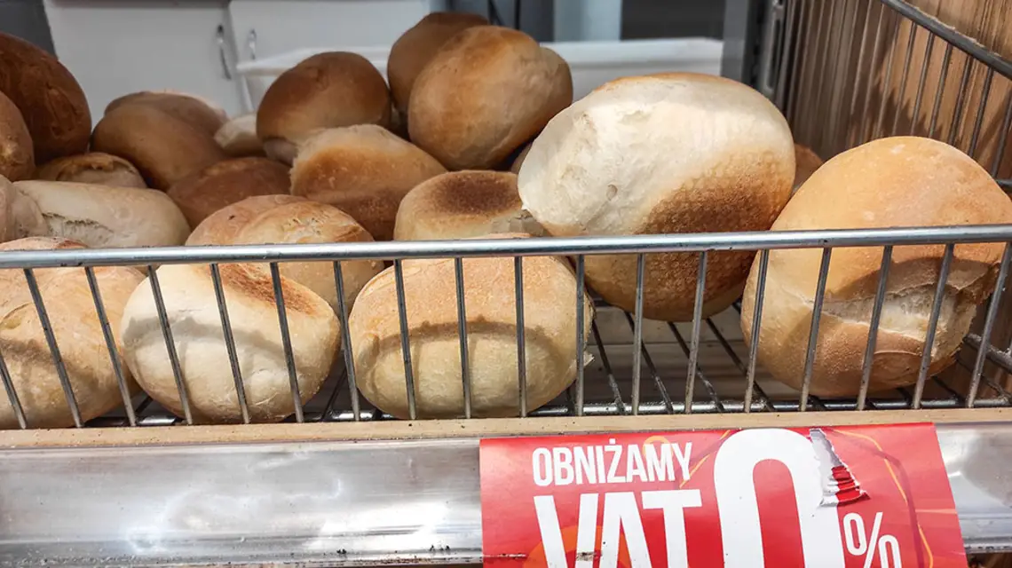 Zerowy VAT na artykuły spożywcze w dyskontach. Łódź, marzec 2022 r. FOT. PIOTR KAMIONKA / REPORTER / 