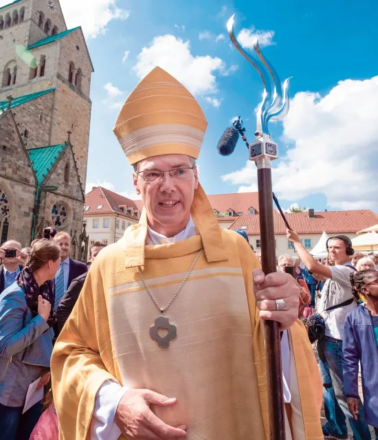 Heiner Wilmer obejmuje urząd biskupa w diecezji Hildesheim. 1 września 2018 r. / PETER STEFFEN / DPA / EAST NEWS