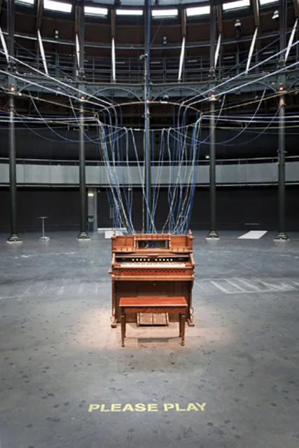 Instalacja Davida Byrne’a w londyńskim centrum kultury Roundhouse /fot. Jonathan Birch / 