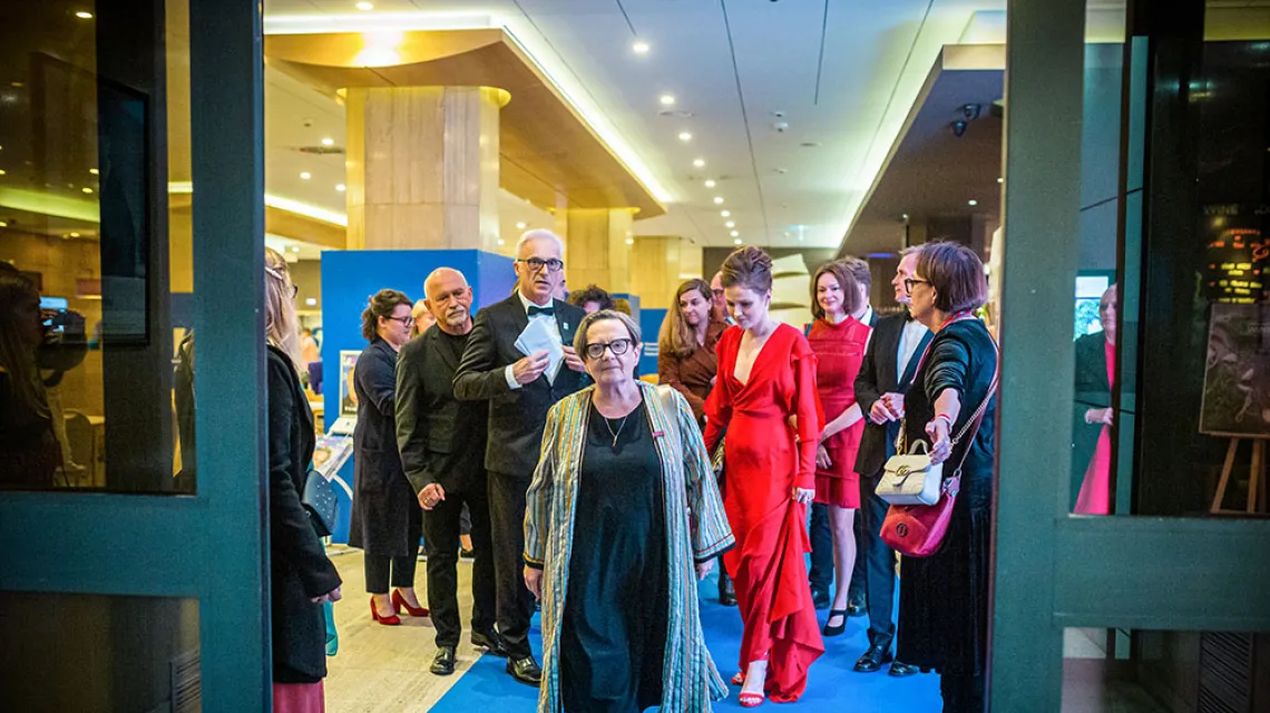 Agnieszka Holland z ekipą nagrodzonego Złotymi Lwami filmu „Obywatel Jones”, Gdynia, 21 września 2019 r. / ANNA REZULAK / KFP