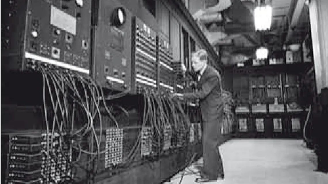 Dr W. Mauchly przy komputerze Eniac, Pensylwania, 1946 r. / fot. Bettmann / Corbis / 