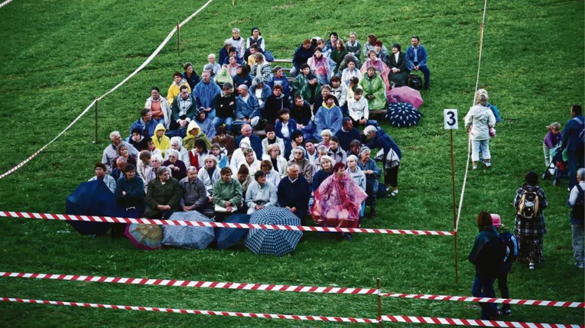 Odpust w rocznicę koronacji figury Matki Boskiej Kebelskiej. Wawolnica, pow. Puławy, 6 września 2009 r. / fot. Łukasz Miechowicz, Reporter / 