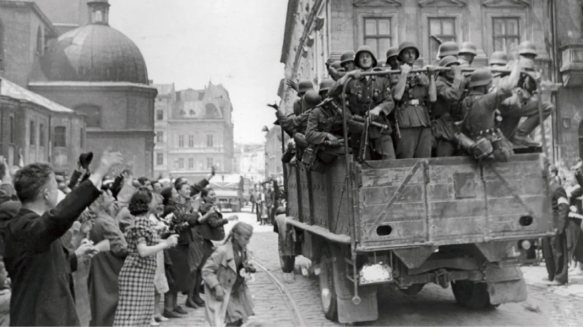 Wojska niemieckie wkraczają do Lwowa, 29 czerwca 1941 r. / fot. Narodowe archiwum cyfrowe / 