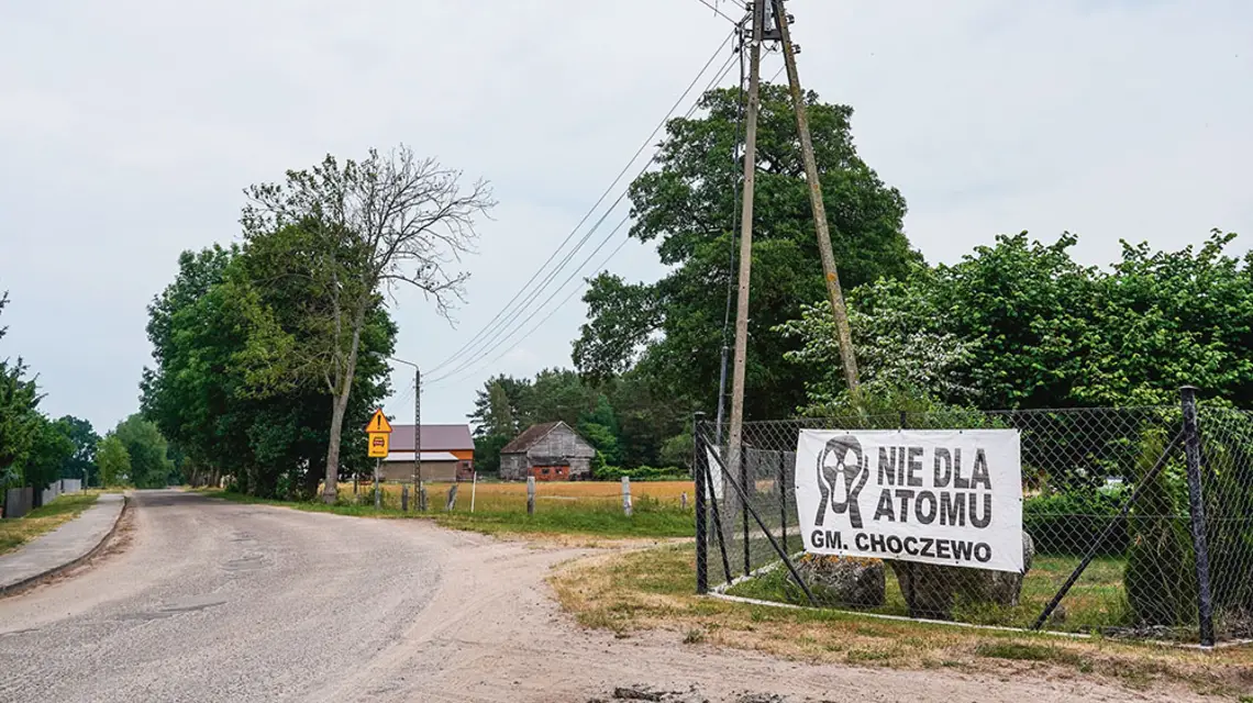 Mieszkańcy gminy Choczewo protestują przeciwko budowie elektrowni atomowej. 30 czerwca 2022 r. / KRZYSZTOF STORY