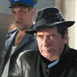 Janusz Gajos jako ksiądz Kubala / 