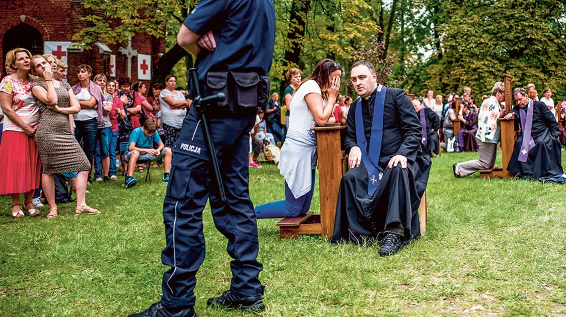 Pielgrzymka kobiet i dziewcząt do sanktuarium w Piekarach Śląskich, sierpień 2016 r. / ROBERT FRANKIŃSKI / REPORTER