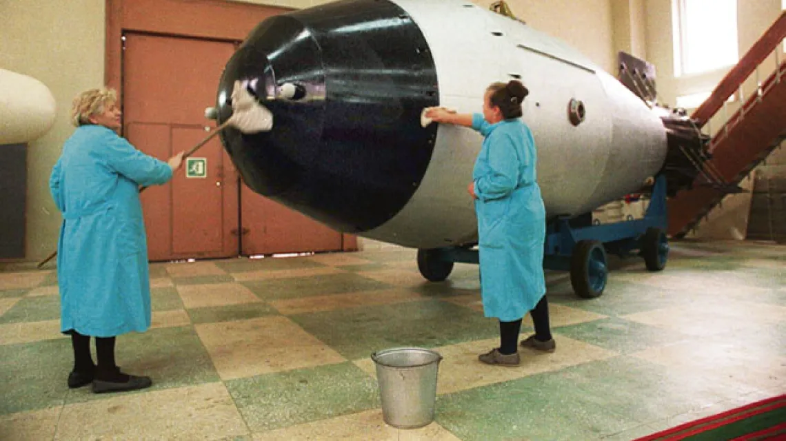 następczyni car-bomby: ładunek o mocy 100 megaton, który w 1963 r. ZSRR umieścił na terenie NRD, na szczęście nie został zdetonowany; dziś jest eksponatem w dawnym tajnym mieście Arzamas-16 / fot. SICHOV / SIPA / East News / 