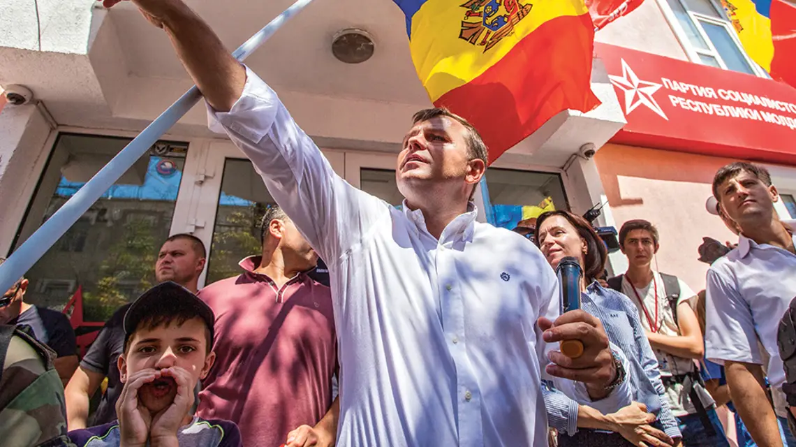 Lider Ruchu Godność i Prawda Andrei Nastase. Kiszyniów, lipiec 2017 r. / DUMITRU DORU / EPA / PAP