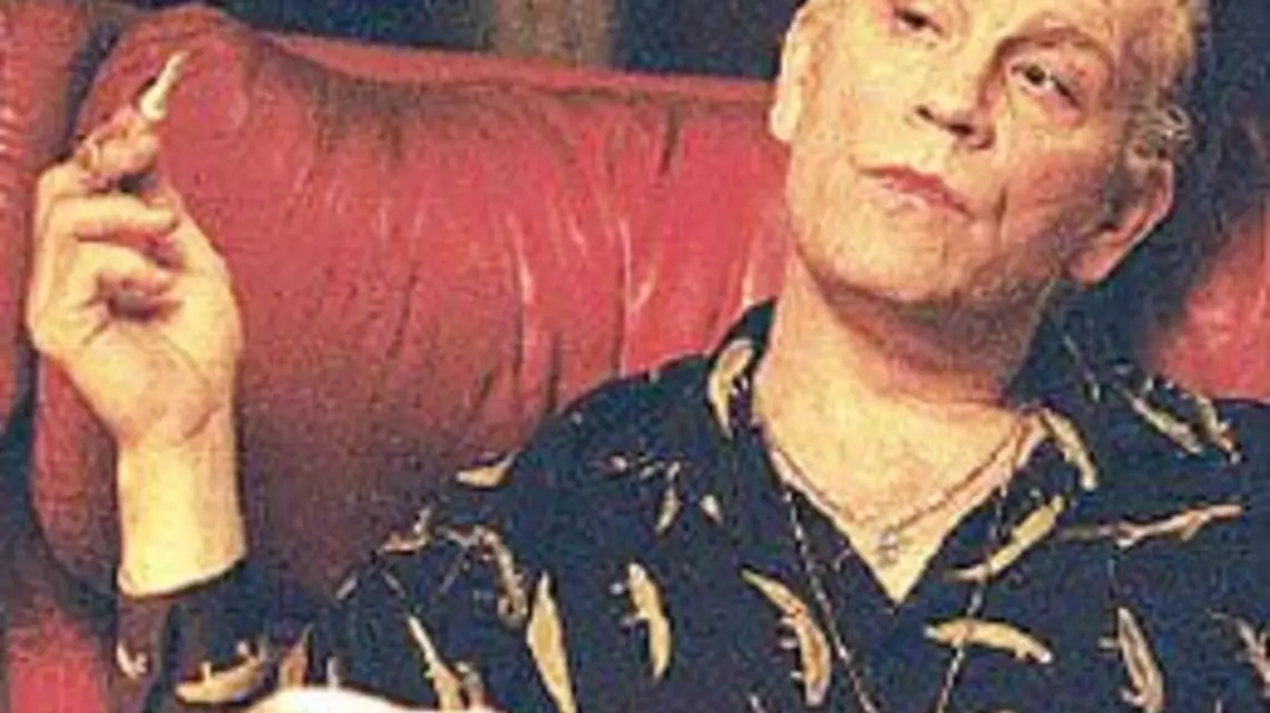 John Malkovich (Alan Conway) / 