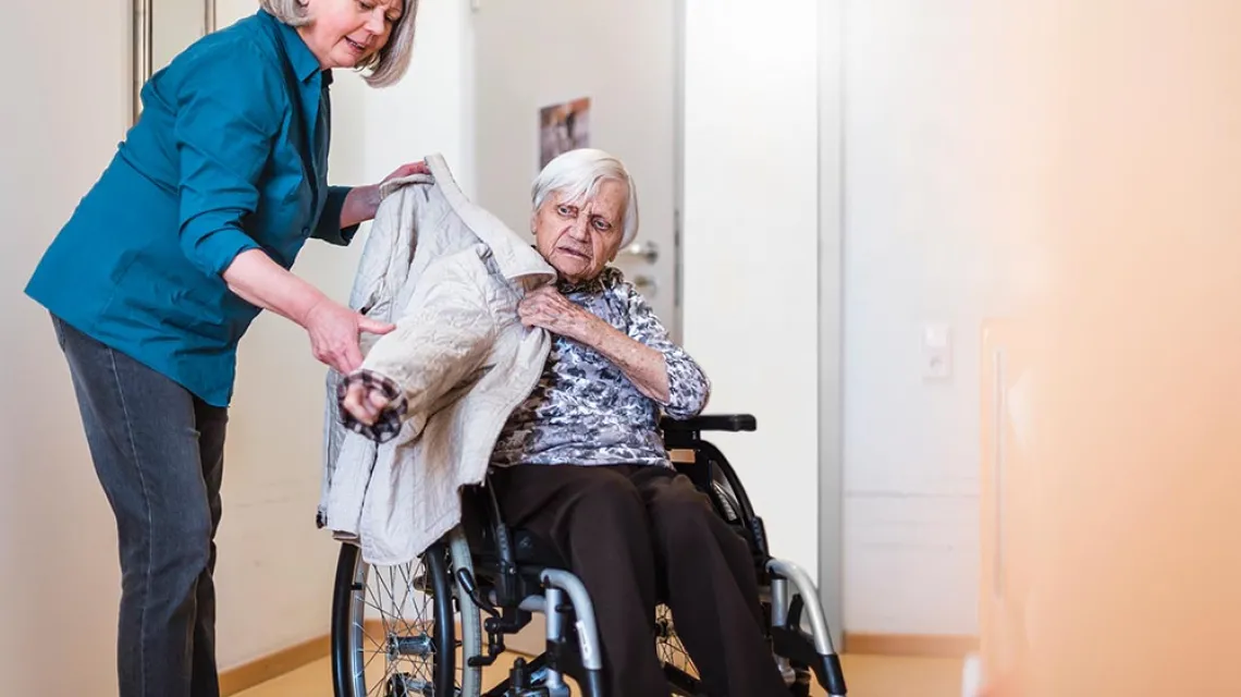 Coraz więcej starszych Niemców wymaga opieki w domu /  / WESTEND61 / GETTY IMAGES