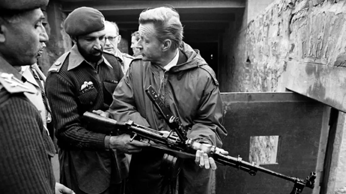 Zbigniew Brzeziński jako doradca prezydenta Cartera. Pakistan, przełęcz Khyber, luty 1980 r. / fot. Bettmann / CORBIS / 