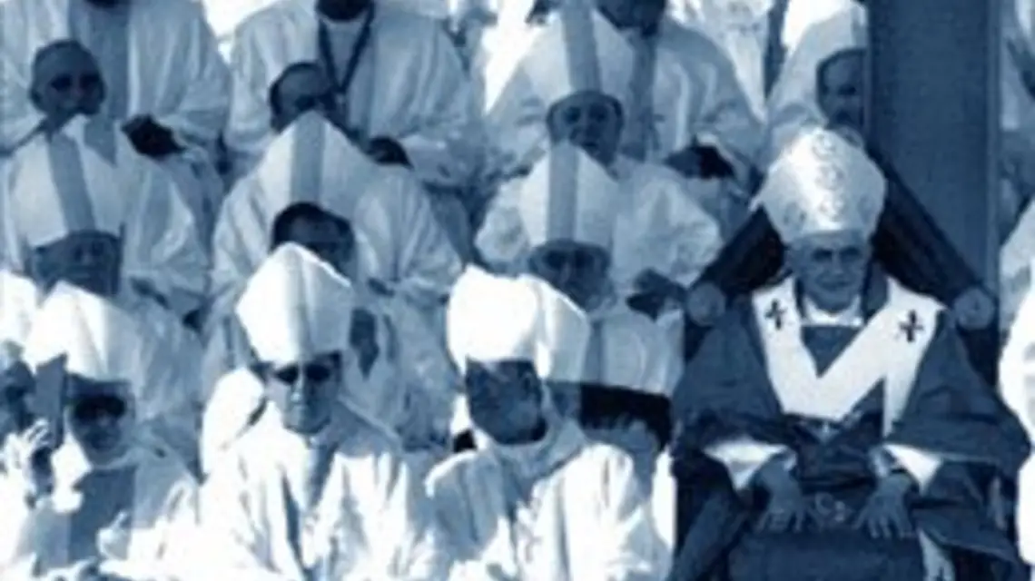 Benedykt XVI wśród biskupów Hiszpanii, Walencja, lipiec 2006 r. / 