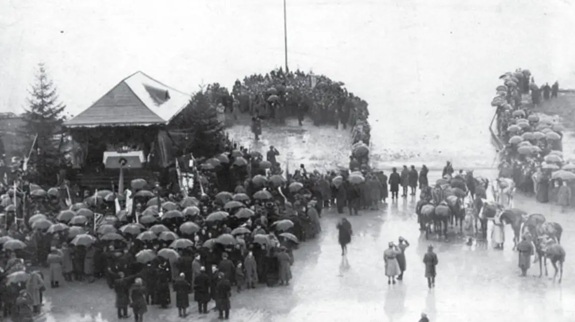 Uroczystość zaślubin Polski z morzem prowadzona przez gen. Józefa Hallera. Puck, 10 lutego 1920 r. / fot. ze zbiorów Narodowego Archiwum Cyfrowego / 