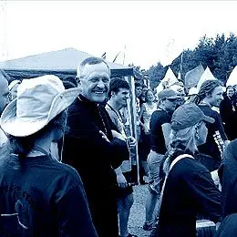 Bp Edward Dajczak wśród uczestników Przystanku Jezus / Fot. KRZYSZTOF KRÓL / 