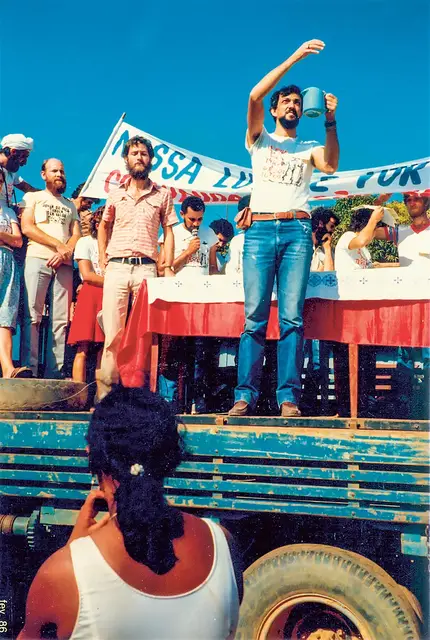 O. Ezechiele Ramin błogosławi rolników uprawiających kawę, Święto Robotnika, Cacoal, 25 lipca 1984 r. / / ARCHIWUM ZGROMADZENIA MISJONARZY KOMBONIANÓW