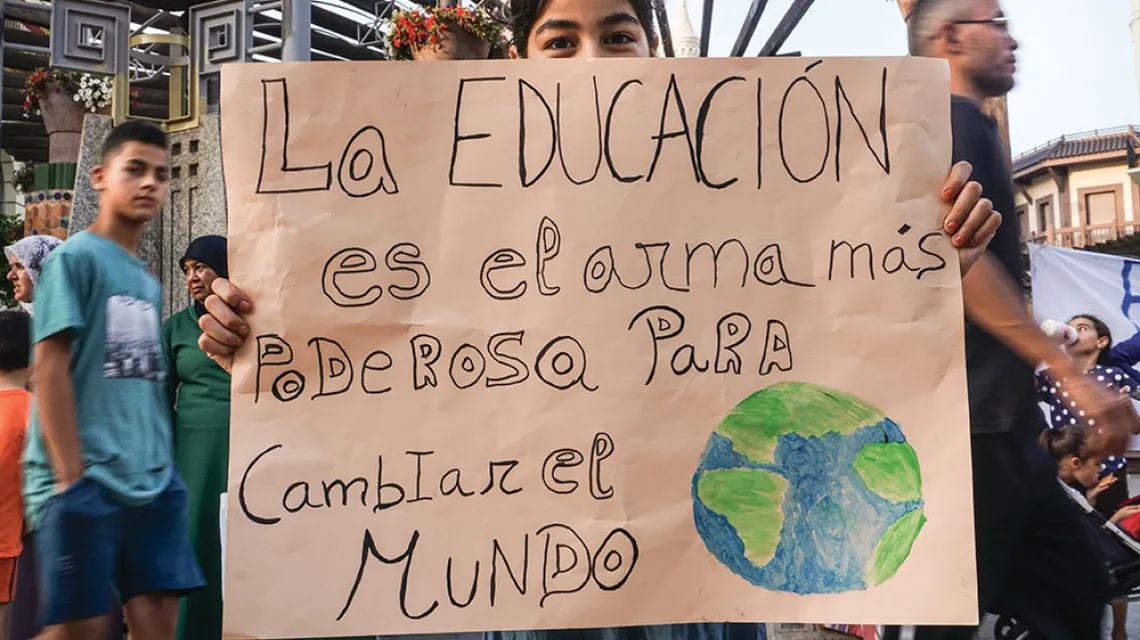 „Edukacja to najpotężniejsza broń do zmieniania świata”: protest w Melilli, lato 2019 r. / AGNIESZKA ZIELIŃSKA